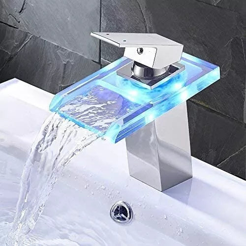 Cascada Para Casa Single Handle Waterfall Bathroom Vanity Sink LED Faucet NUEVO