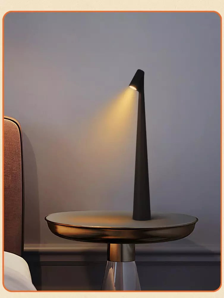 Art Table Lamp Designer's Vertical Overlooking Light Luxury Desk Lamp USB charge